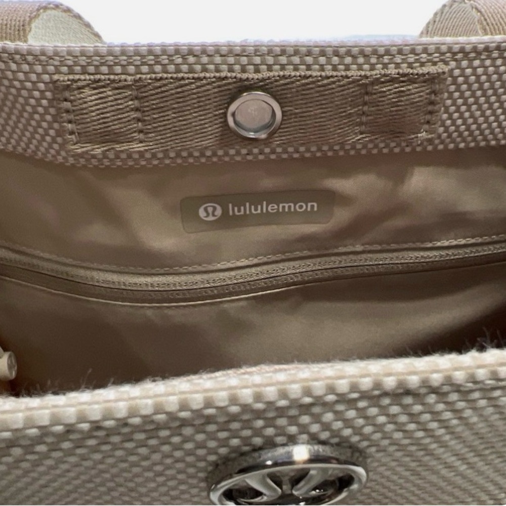lululemon athletica Gray Crossbody Bag - Picture 2 of 8